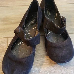 Black flat Mary Janes. Indigo by Clarks. Size 7.5/8